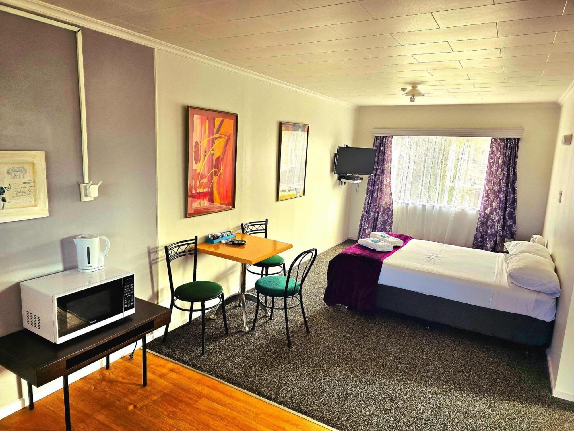 Putaruru Arms Motor Inn Bagian luar foto